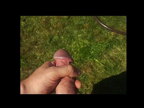 ❤️ Vruća zgodnica jebe svoju ružičastu macu i svršava špricom u ljetnom vrtu ️❌ Porno u pornografiji hr.tube-sexer-com.ru ❌