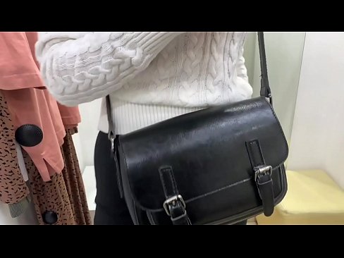❤️ Javna masturbacija mlade kujice FeralBerry s dildom u sobi za mjerenje ️❌ Porno u pornografiji hr.tube-sexer-com.ru ❌